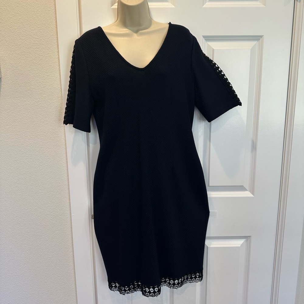 Elegant Black Short Sleeve Dress